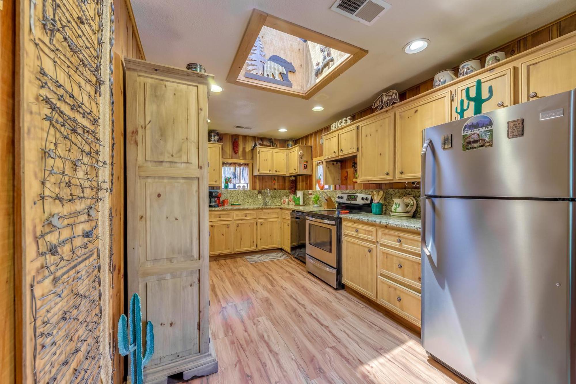 Unique Bear Country Cabin In Ruidoso With Hot Tub! Ngoại thất bức ảnh